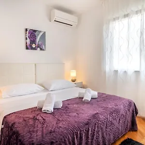 Apartman Rooms&apartments Zelux, Split